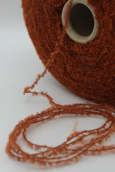 30065 Итальянская бобинная пряжа Pool Trend SRL Babyb4 80% бэби альпака, 20% PA, 400м, медь на чрной основе- фото4