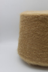 30085 Итальянская бобинная пряжа Ilaria Aurora 67% кидмохер, 3% меринос, 30% PA, бежевый, 1000м- фото2