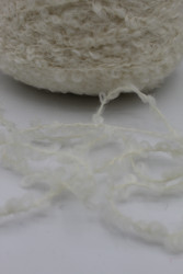 30099 Итальянская бобинная пряжа Ilaria Malachite 50% супер кидмохер, 20% меринос, 30% PA, молочный, 100м- фото4