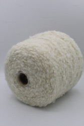 30099 Итальянская бобинная пряжа Ilaria Malachite 50% супер кидмохер, 20% меринос, 30% PA, молочный, 100м- фото3