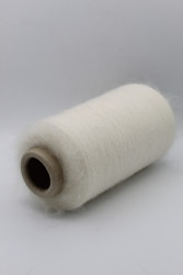 30107 Итальянская бобинная пряжа Lineapiu Naif 37% супер кидмохер, 16% меринос, 47% PA , белый (панна), 3500м- фото3