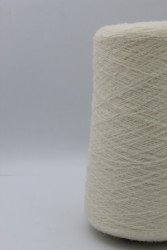 30170 Итальянская бобинная пряжа букле меринос 70%, полиамид 30% 1400м белый Zegna Baruffa Mousse- фото2