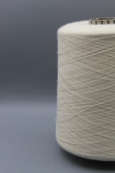 30254 Итальянская бобинная пряжа Emilcotoni YaQu хлопок 51% як 35% меринос 14% , молочный белый 2000м/100гр- фото2